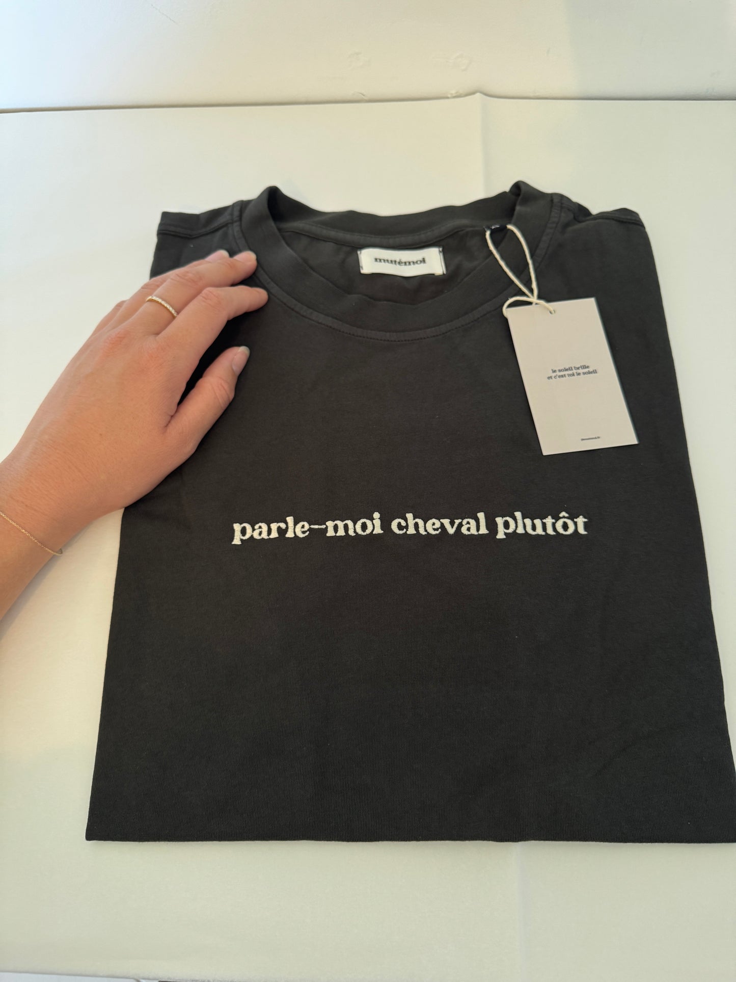 T-SHIRT PARLE-MOI CHEVAL PLUTÔT